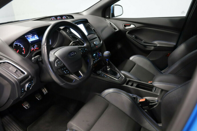 ford-focus-bensin-2018-big-7