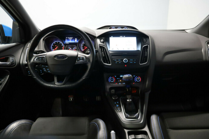 ford-focus-bensin-2018-big-9