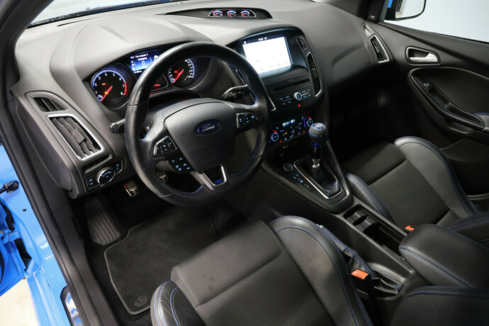 ford-focus-bensin-2018-big-8