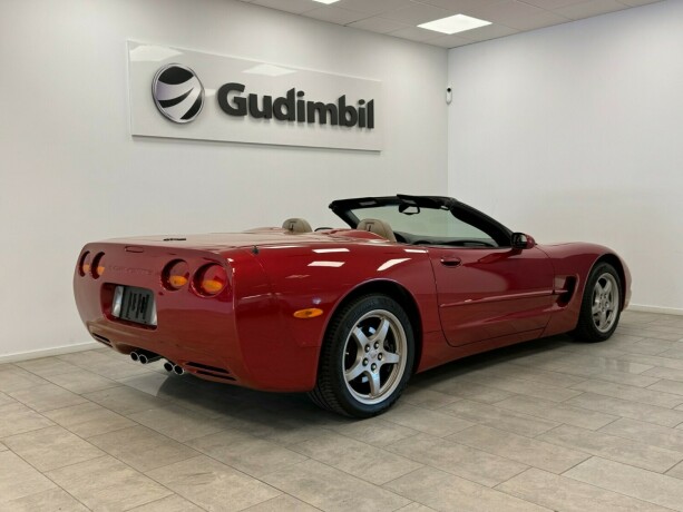 chevrolet-corvette-bensin-2004-big-3