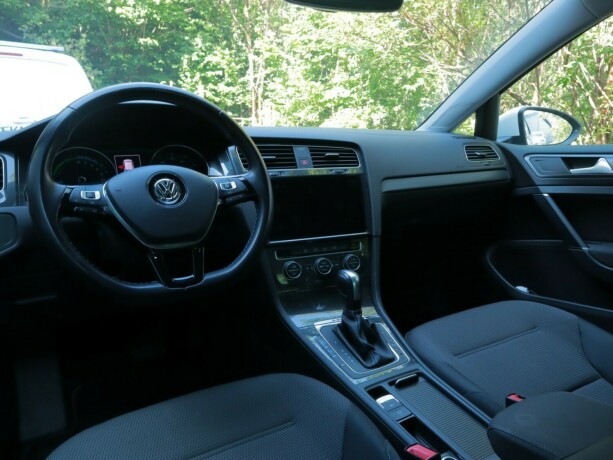 volkswagen-golf-elektrisitet-2020-big-12