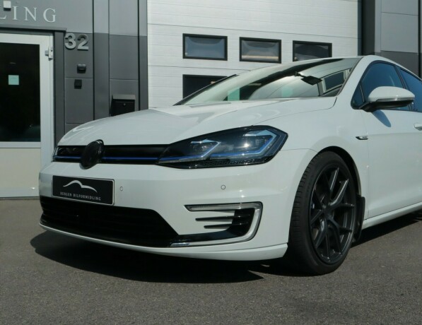 volkswagen-golf-elektrisitet-2020-big-2
