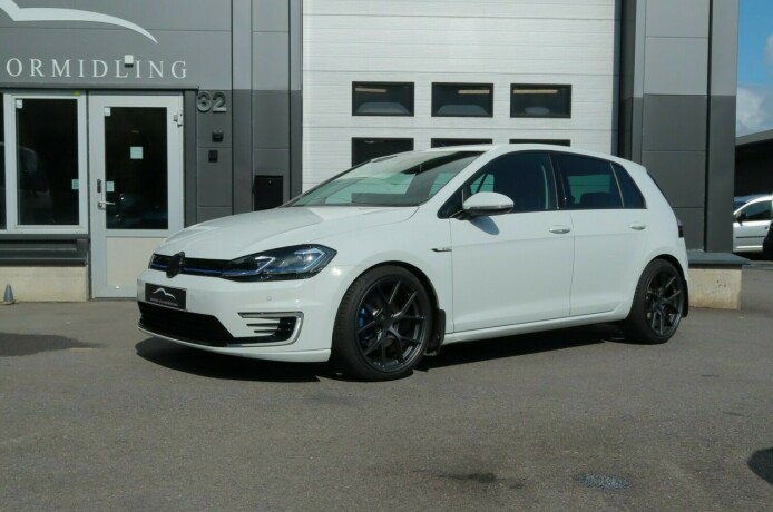 volkswagen-golf-elektrisitet-2020-big-0