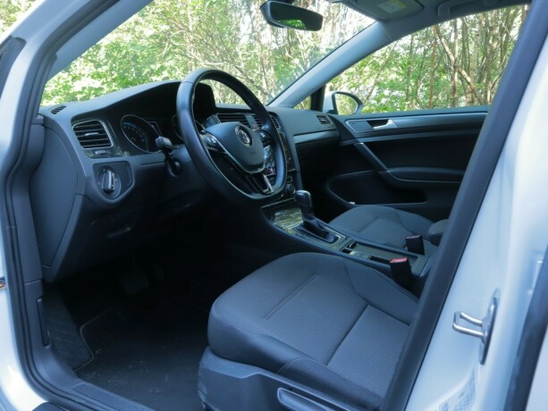 volkswagen-golf-elektrisitet-2020-big-10