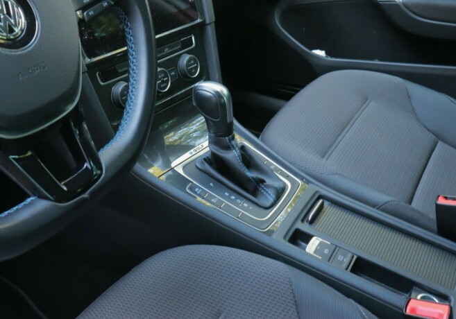 volkswagen-golf-elektrisitet-2020-big-13