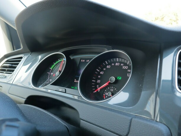 volkswagen-golf-elektrisitet-2020-big-14