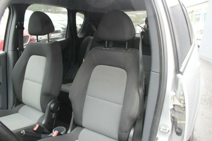 mitsubishi-colt-bensin-2011-big-4