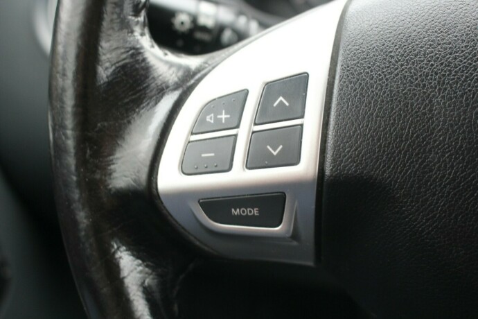 mitsubishi-colt-bensin-2011-big-7