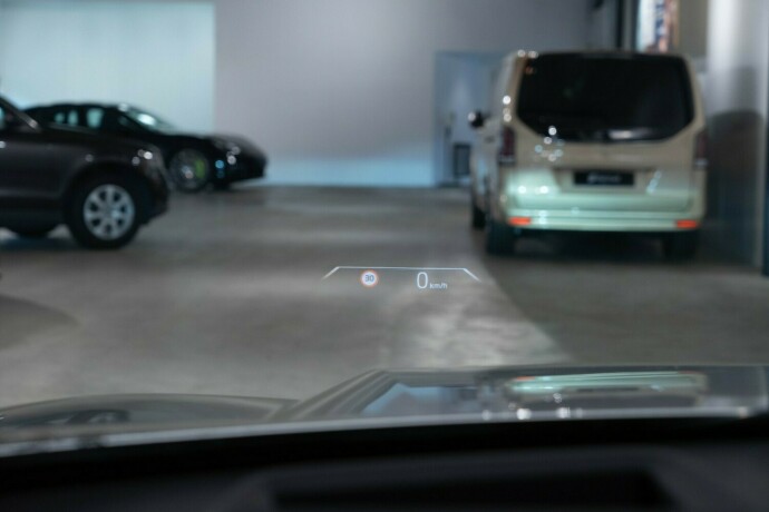 bmw-ix1-elektrisitet-2023-big-9