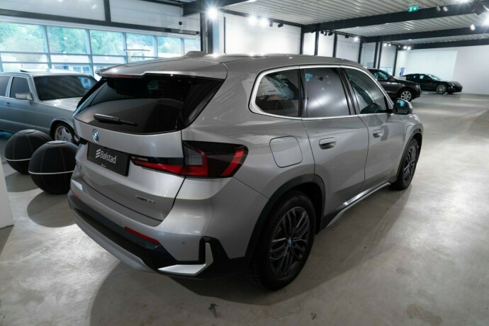 bmw-ix1-elektrisitet-2023-big-4