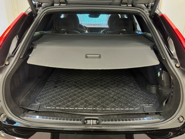 volvo-v90-elektrisitetbensin-2019-big-38