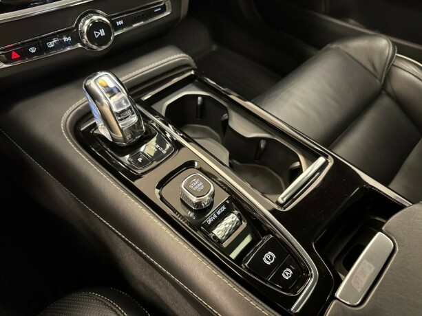 volvo-v90-elektrisitetbensin-2019-big-23