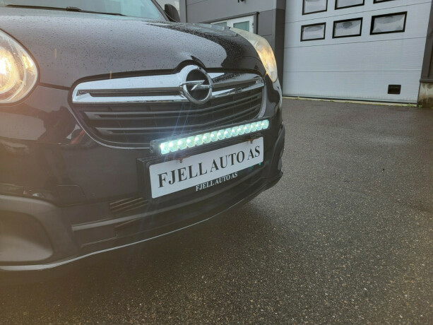 opel-combo-diesel-2018-big-3