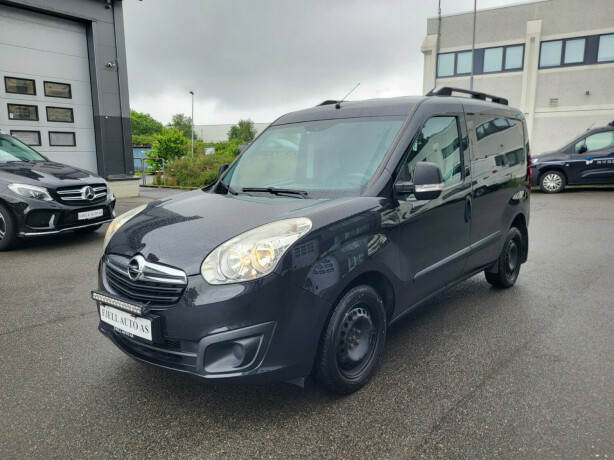 opel-combo-diesel-2018-big-0