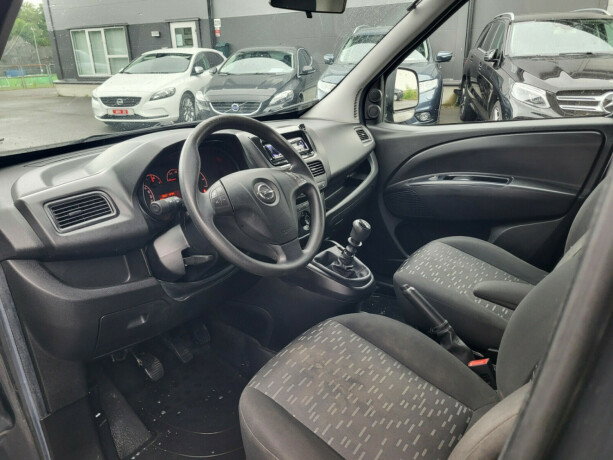 opel-combo-diesel-2018-big-15