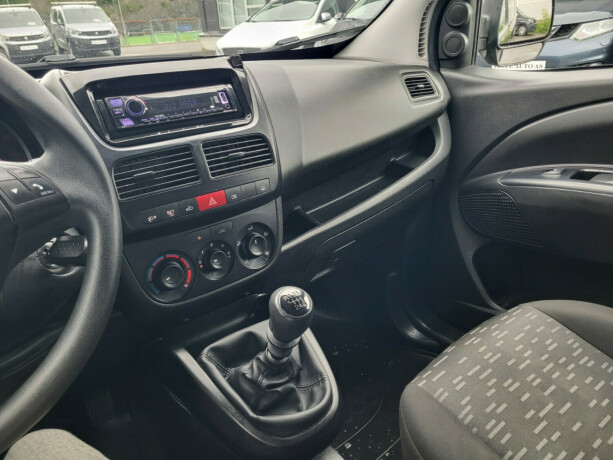 opel-combo-diesel-2018-big-18