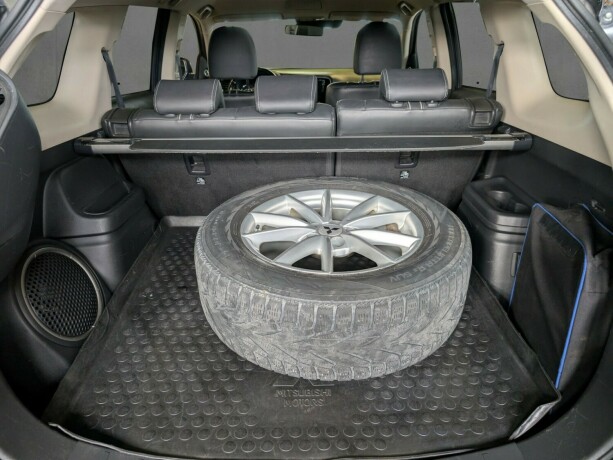 mitsubishi-outlander-elektrisitetbensin-2017-big-26
