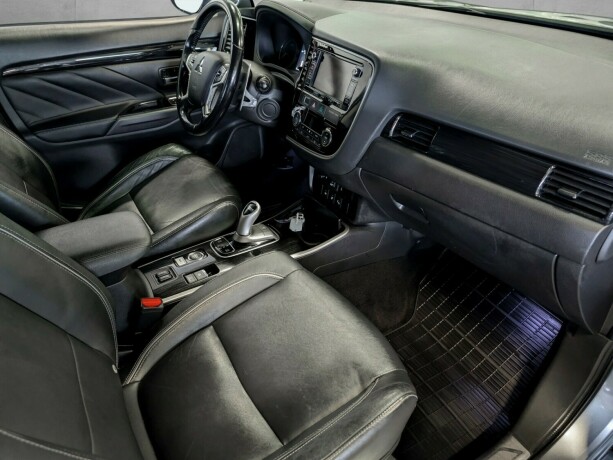 mitsubishi-outlander-elektrisitetbensin-2017-big-22