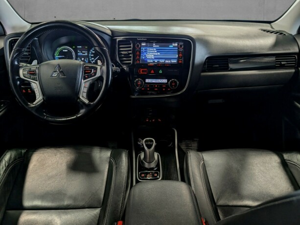 mitsubishi-outlander-elektrisitetbensin-2017-big-13
