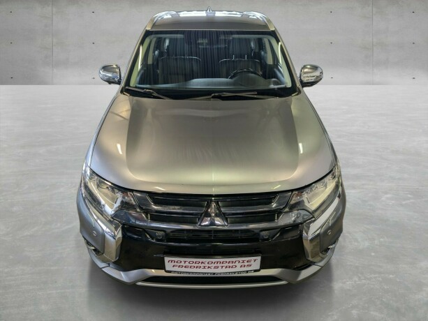 mitsubishi-outlander-elektrisitetbensin-2017-big-9