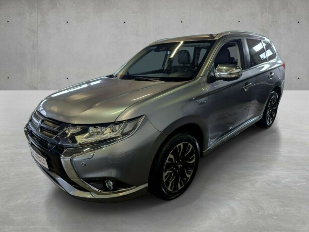 mitsubishi-outlander-elektrisitetbensin-2017-big-0