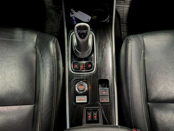 mitsubishi-outlander-elektrisitetbensin-2017-big-19