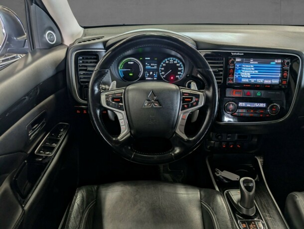mitsubishi-outlander-elektrisitetbensin-2017-big-14