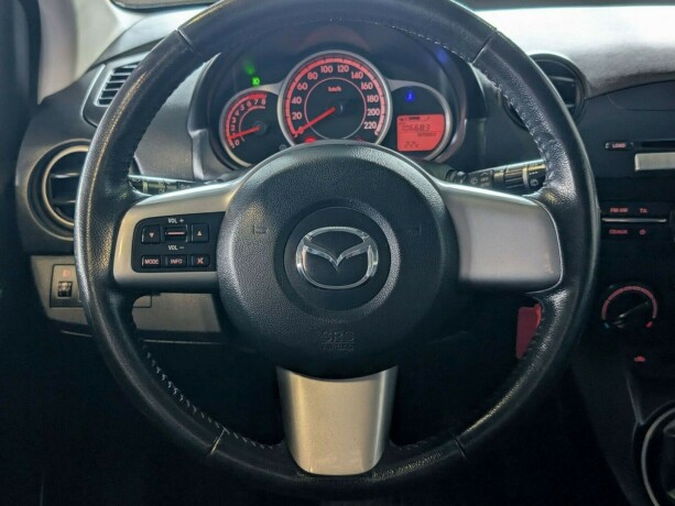 mazda-2-bensin-2011-big-14