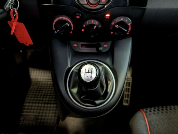mazda-2-bensin-2011-big-18