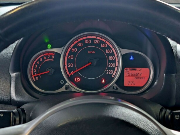 mazda-2-bensin-2011-big-15