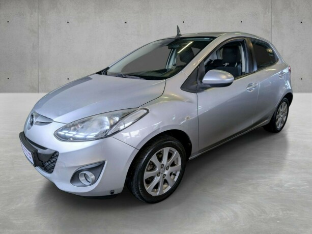 mazda-2-bensin-2011-big-0