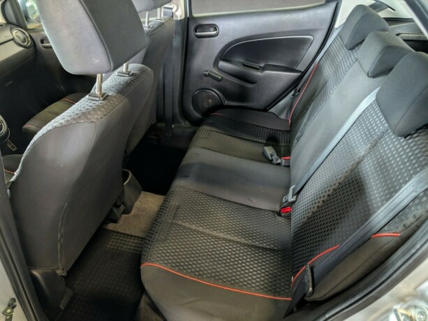 mazda-2-bensin-2011-big-20