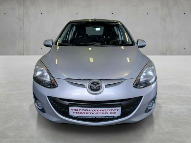 mazda-2-bensin-2011-big-8