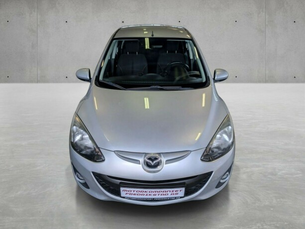 mazda-2-bensin-2011-big-9