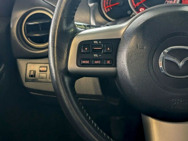 mazda-2-bensin-2011-big-22