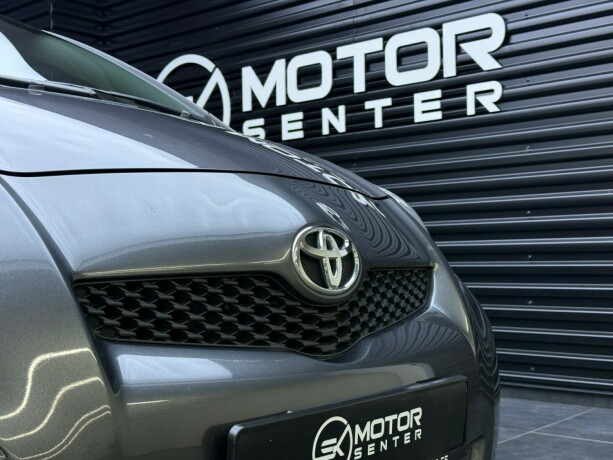 toyota-yaris-bensin-2011-big-3