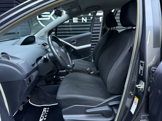 toyota-yaris-bensin-2011-big-19