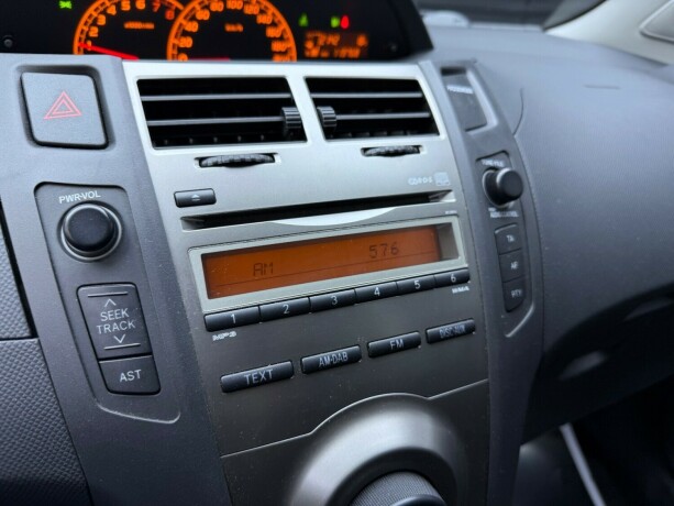 toyota-yaris-bensin-2011-big-16