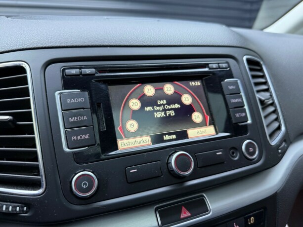 volkswagen-sharan-diesel-2013-big-17