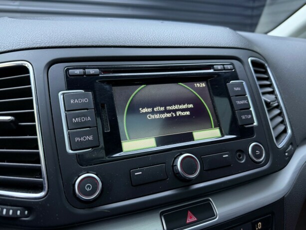 volkswagen-sharan-diesel-2013-big-18