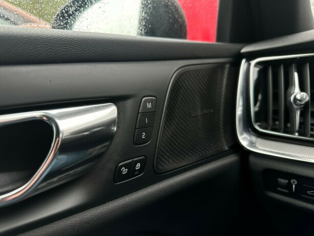 volvo-s60-elektrisitetbensin-2020-big-22