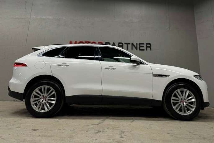 jaguar-f-pace-diesel-2017-big-9