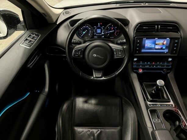 jaguar-f-pace-diesel-2017-big-12