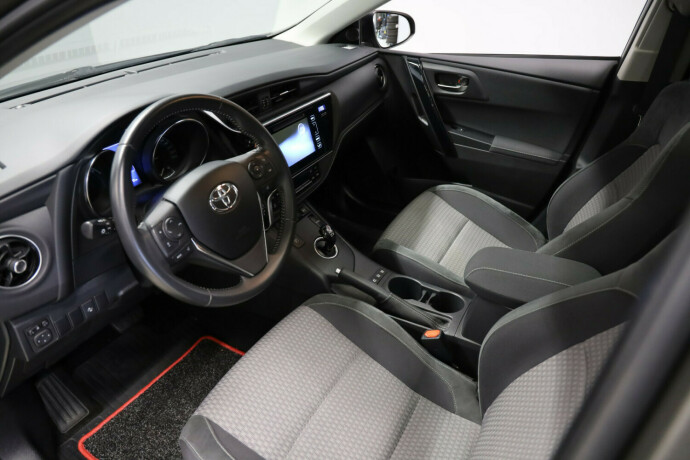 toyota-auris-elektrisitetbensin-2019-big-6