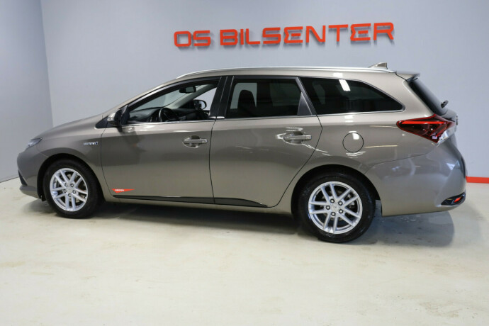 toyota-auris-elektrisitetbensin-2019-big-5