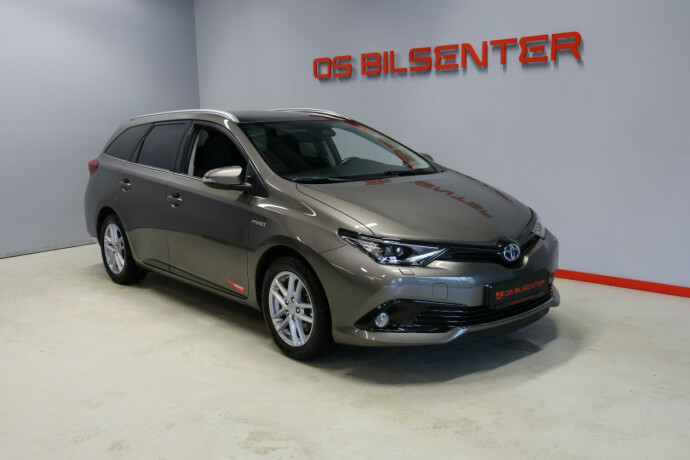 toyota-auris-elektrisitetbensin-2019-big-0