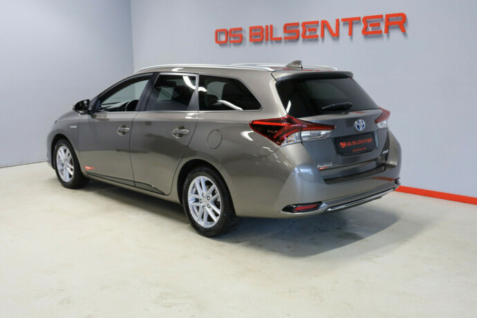 toyota-auris-elektrisitetbensin-2019-big-3