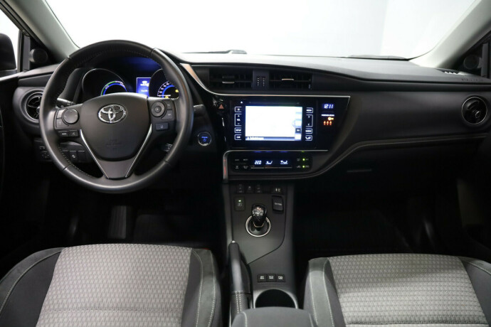 toyota-auris-elektrisitetbensin-2019-big-8