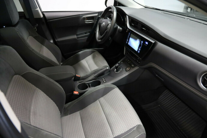 toyota-auris-elektrisitetbensin-2019-big-9