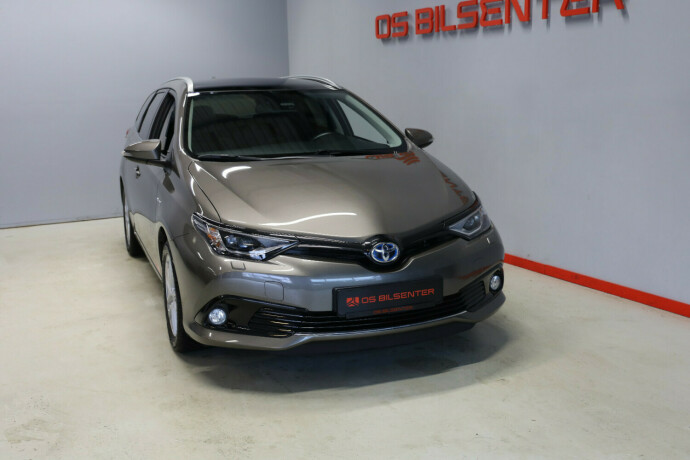 toyota-auris-elektrisitetbensin-2019-big-1